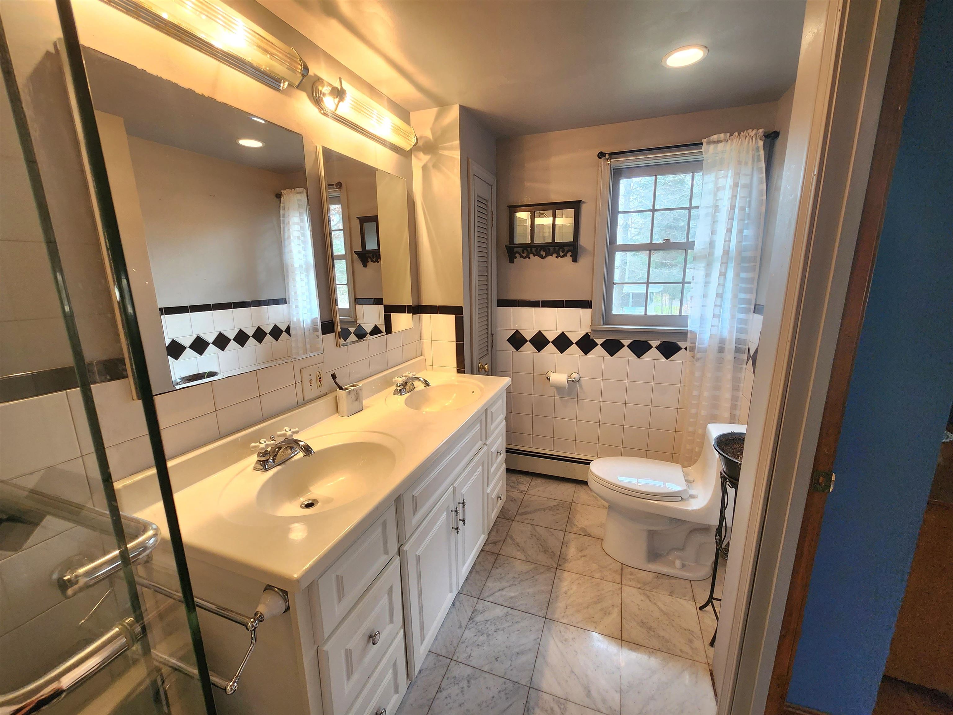 1 Olde Coach Road Derry, NH 03038 - Photo 20 of 28