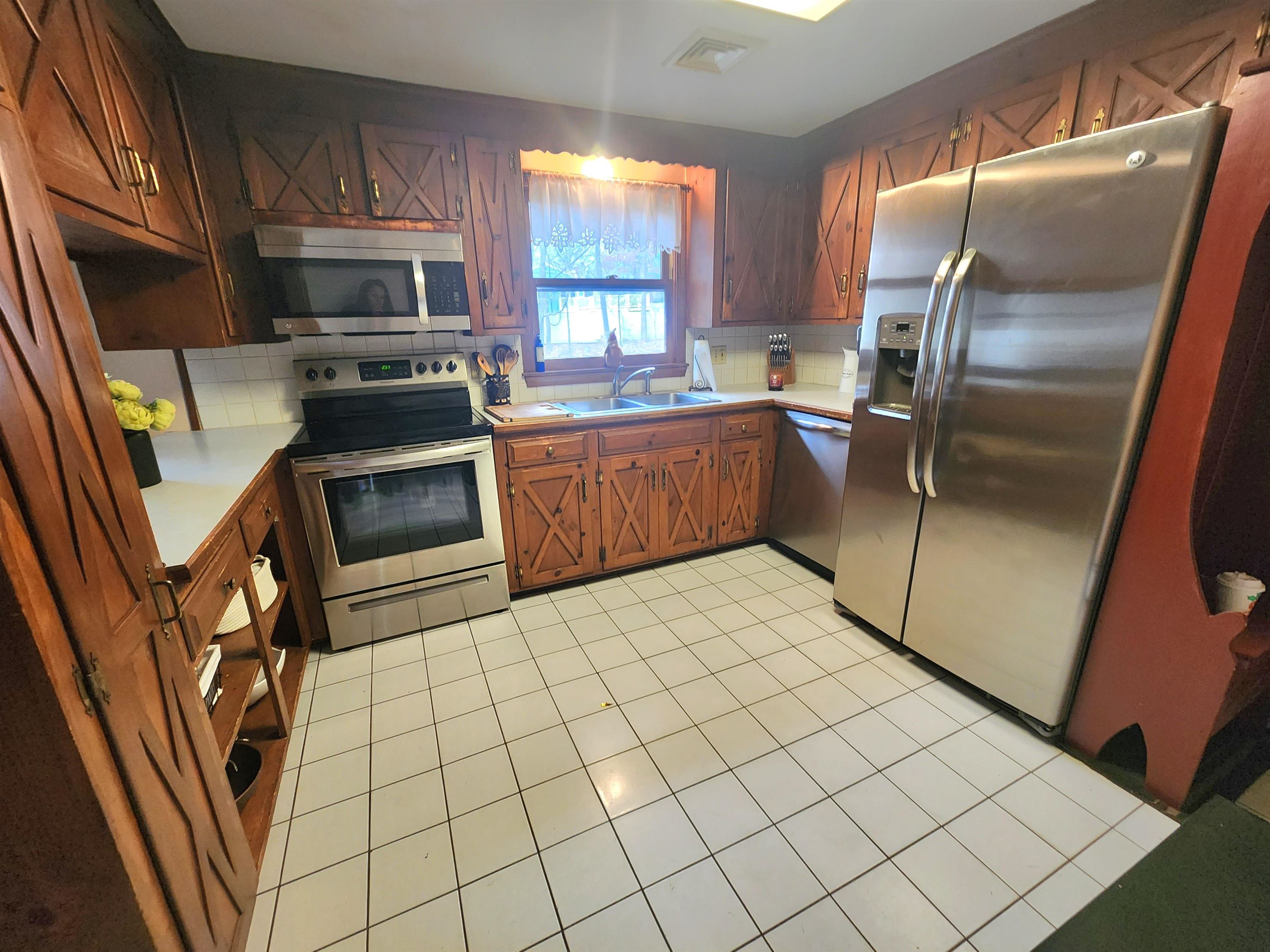 1 Olde Coach Road Derry, NH 03038 - Photo 6 of 28