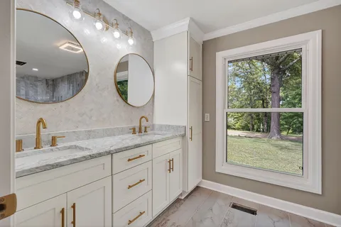 $1,179,000 | 28 Lakeland Drive, McMinnville, TN 37110