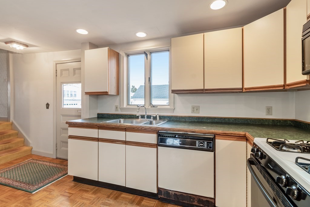 2 Chestnut Street Marblehead, MA 01945 - Photo 11 of 27 Gallery Image 11