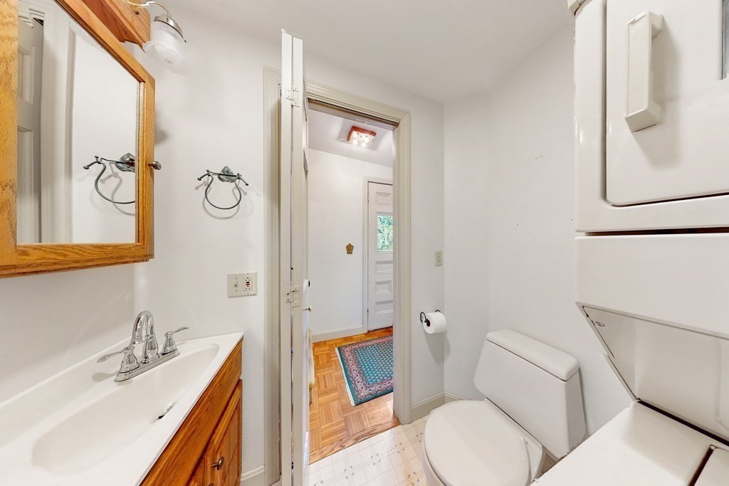 2 Chestnut Street Marblehead, MA 01945 - Photo 12 of 27 Gallery Image 12