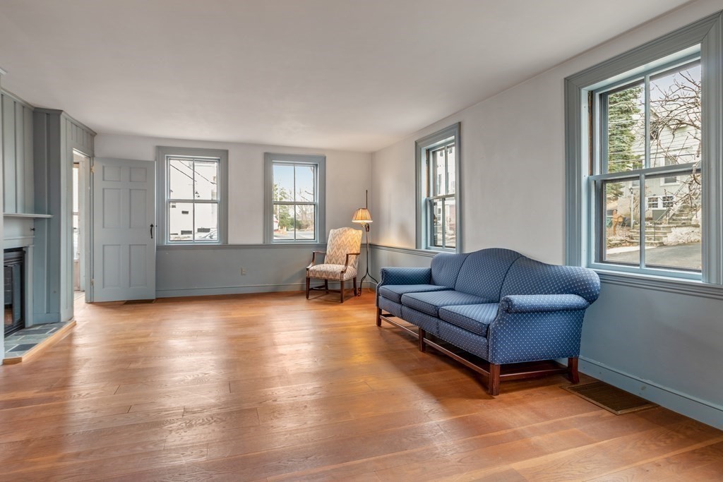 2 Chestnut Street Marblehead, MA 01945 - Photo 15 of 27 Gallery Image 15