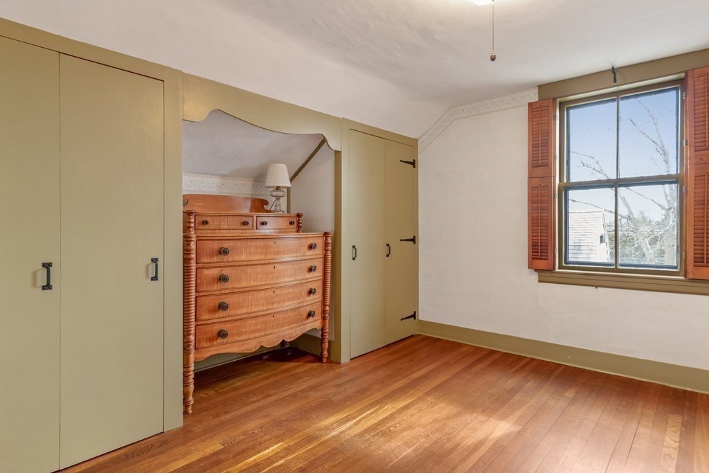 2 Chestnut Street Marblehead, MA 01945 - Photo 17 of 27 Gallery Image 17