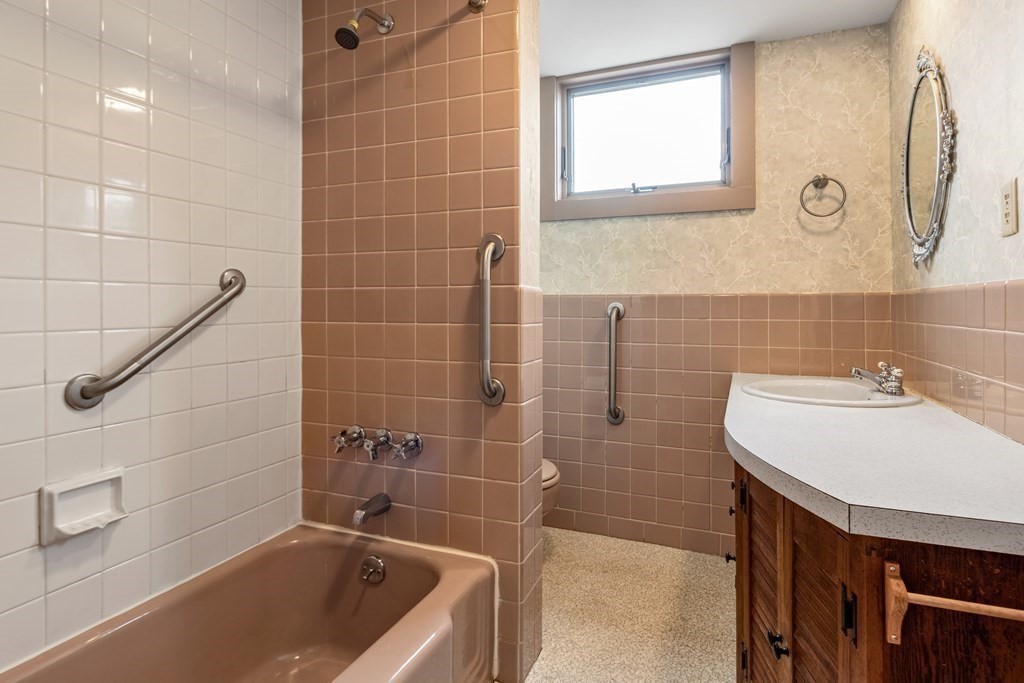 2 Chestnut Street Marblehead, MA 01945 - Photo 22 of 27 Gallery Image 22