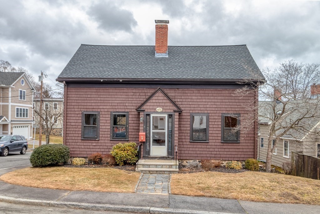 2 Chestnut Street Marblehead, MA 01945 - Photo 6 of 27 Gallery Image 6