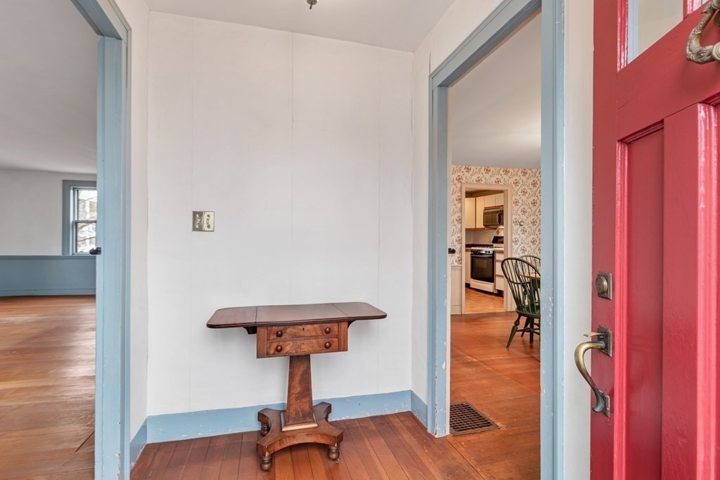 2 Chestnut Street Marblehead, MA 01945 - Photo 7 of 27 Gallery Image 7