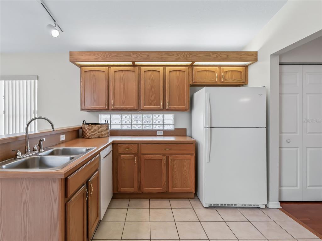 6318 Southwest 117th Loop Ocala, FL 34476 - Photo 13 of 48