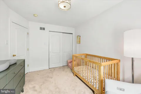 a view of livingroom with furniture