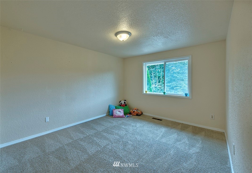 16213 Southeast 116th Street Renton, WA 98059 - Photo 11 of 21 Gallery Image 11