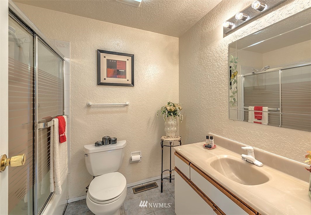 16213 Southeast 116th Street Renton, WA 98059 - Photo 12 of 21 Gallery Image 12