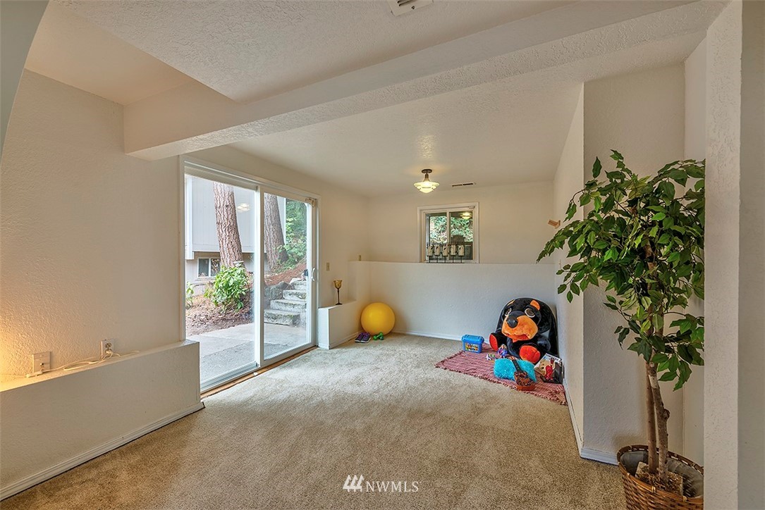 16213 Southeast 116th Street Renton, WA 98059 - Photo 15 of 21 Gallery Image 15