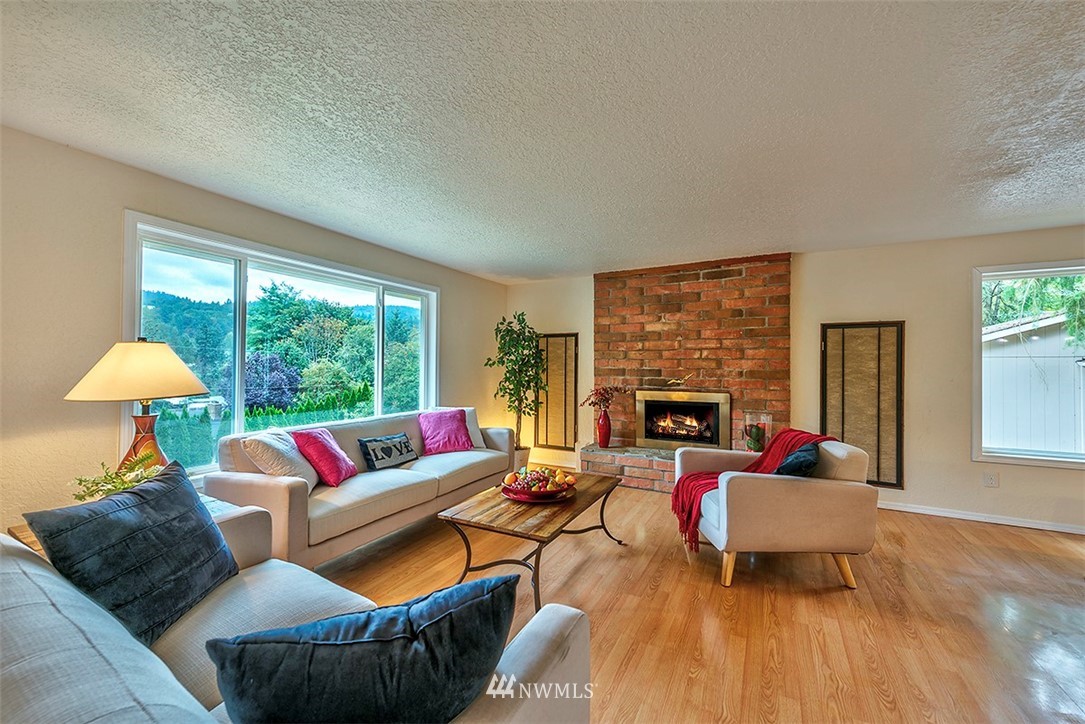 16213 Southeast 116th Street Renton, WA 98059 - Photo 4 of 21 Gallery Image 4