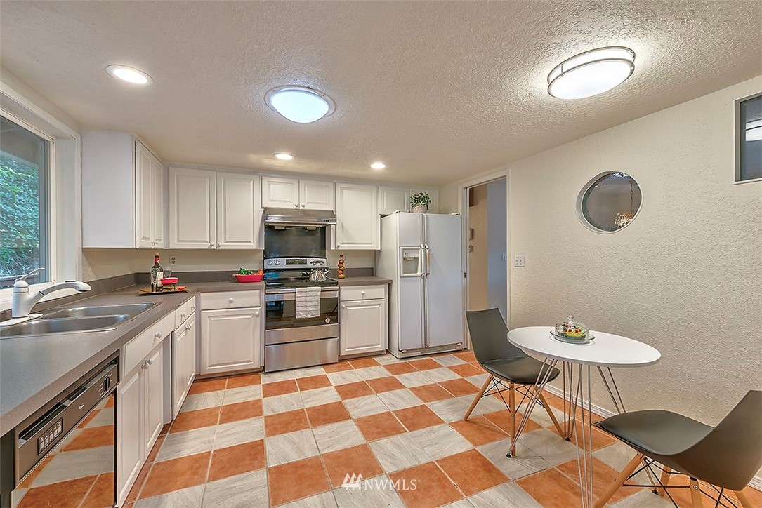 16213 Southeast 116th Street Renton, WA 98059 - Photo 7 of 21 Gallery Image 7