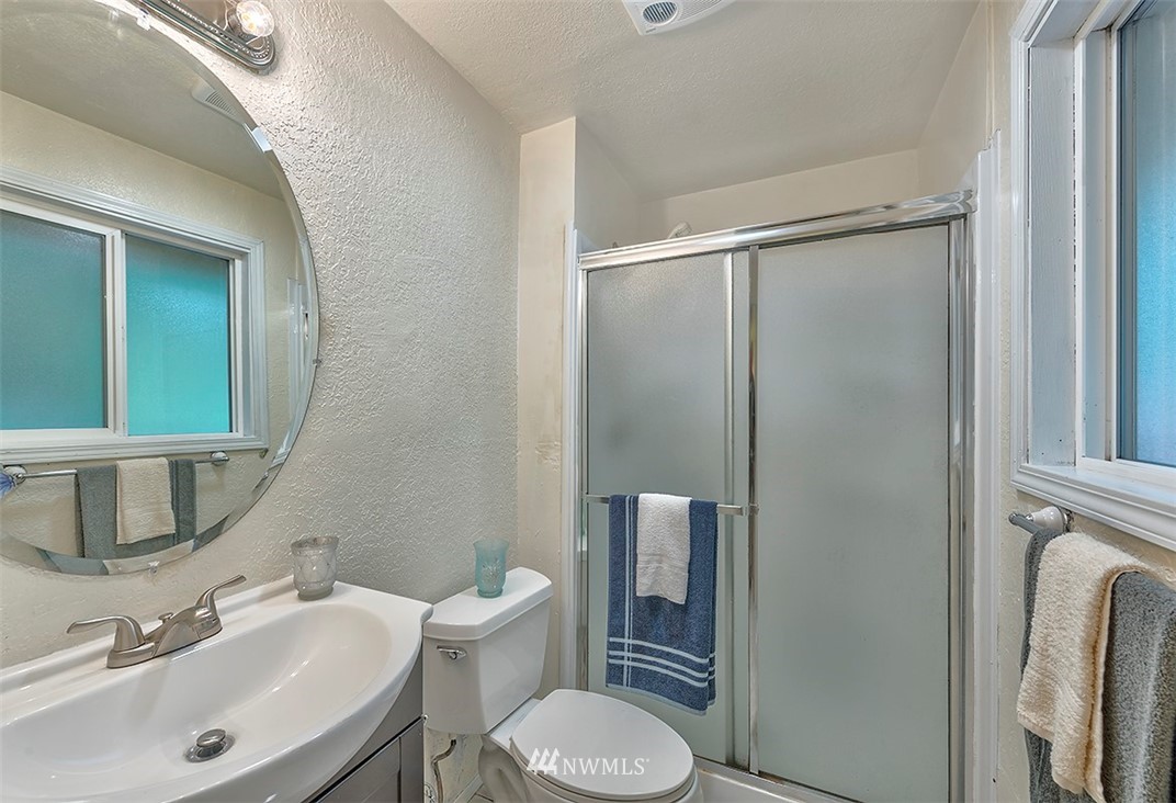 16213 Southeast 116th Street Renton, WA 98059 - Photo 9 of 21 Gallery Image 9