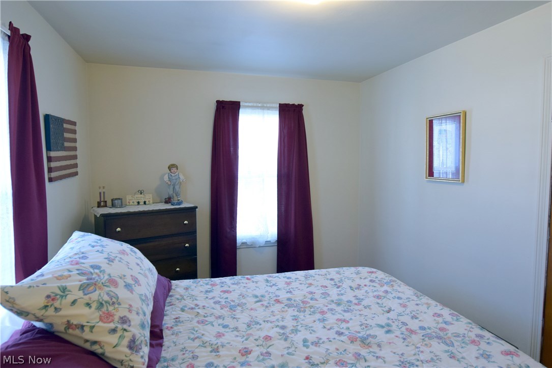 1433 Palmyra Road Southwest Warren, OH 44485 - Photo 14 of 35