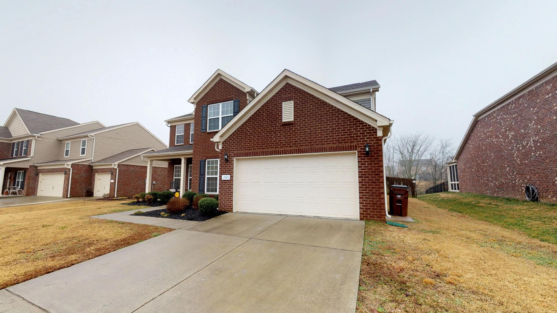 1025 Merrick Road Hendersonville, TN 37075 - Photo 3 of 30 Great Parking with 2 car garage