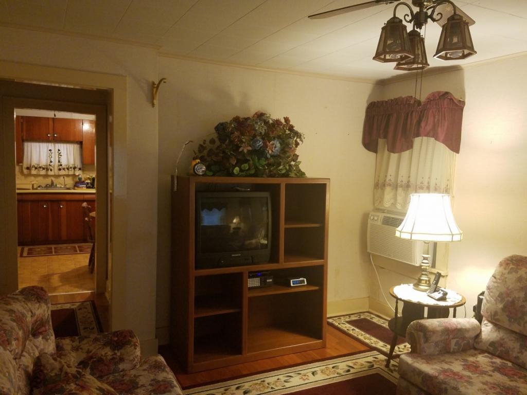 421 Fordtown Road Kingsport, TN 37663 - Photo 3 of 11 Photo 3