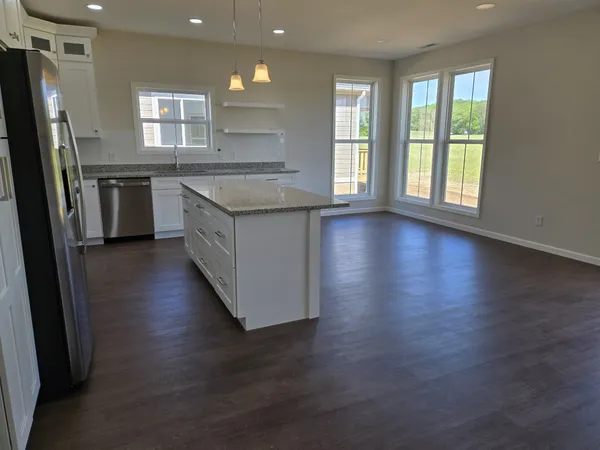 $369,900 | 170 Jasper Gulch Drive, Jasper, TN 37347