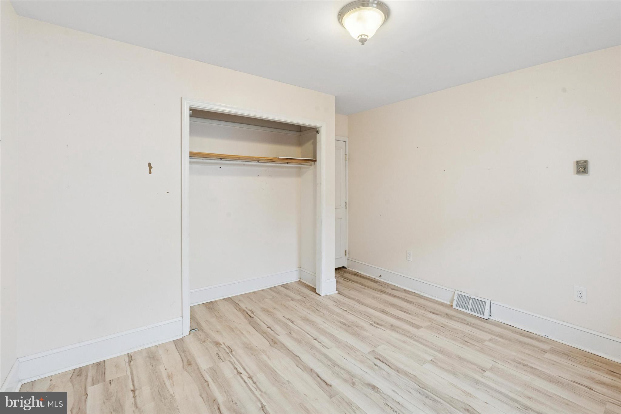 933 Cantrell Street Philadelphia, PA 19148 - Photo 16 of 25 a view of room with wooden floor