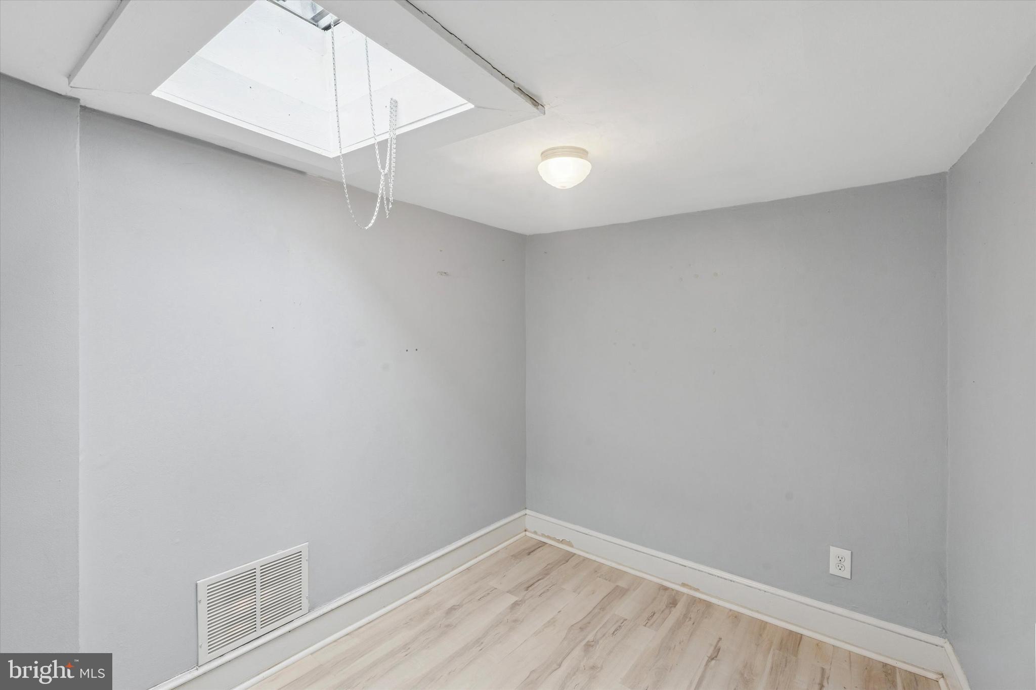 933 Cantrell Street Philadelphia, PA 19148 - Photo 17 of 25 a view of an empty room