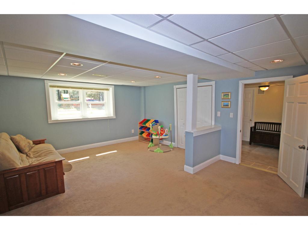 6 Pollard Road Nashua, NH 03062 - Photo 19 of 23