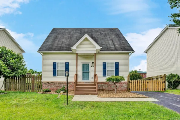 $359,950 | 135 Wistaria Drive, Christiansburg, VA 24073