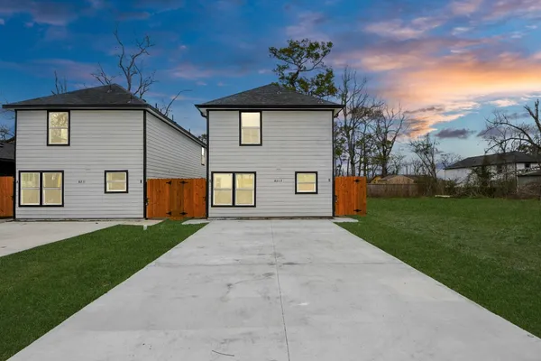 a front view of house with yard