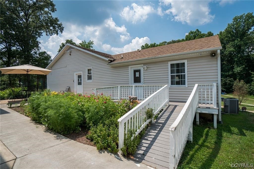 4332 Worsham Road Powhatan, VA 23139 - Photo 5 of 44 Gallery Image 5