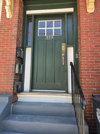 $2,200 | 319 Spruce Street, Unit 2, Chelsea, MA 02150