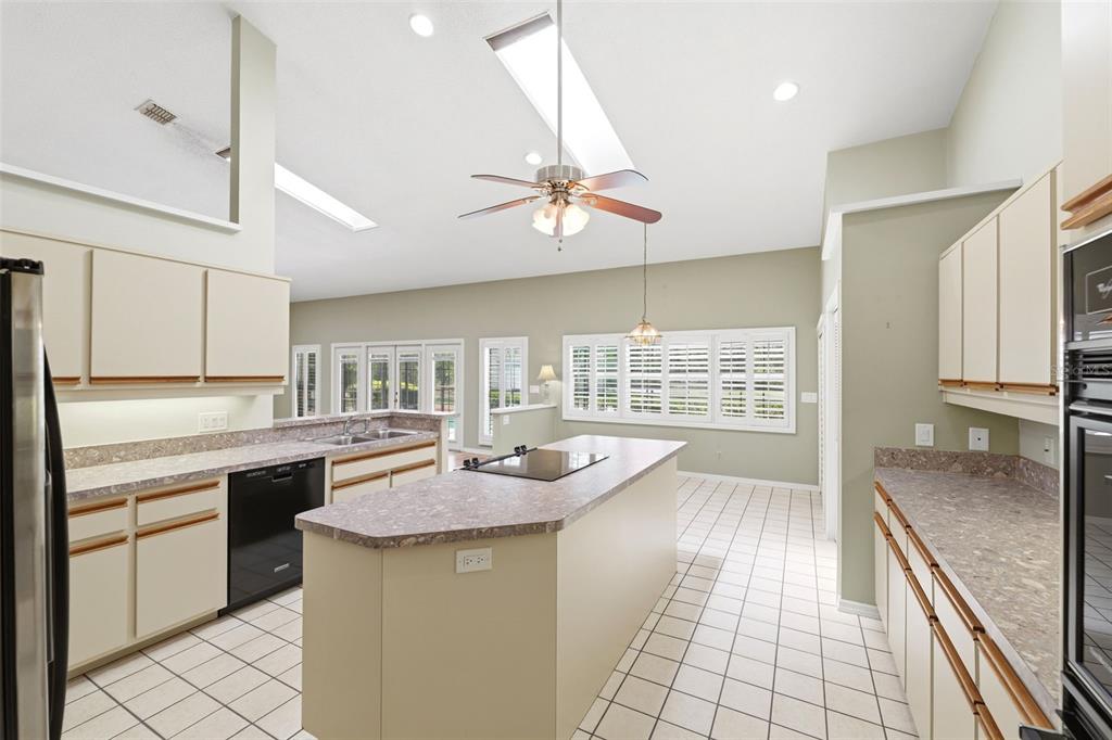 18805 Kelly Road Spring Hill, FL 34610 - Photo 12 of 68