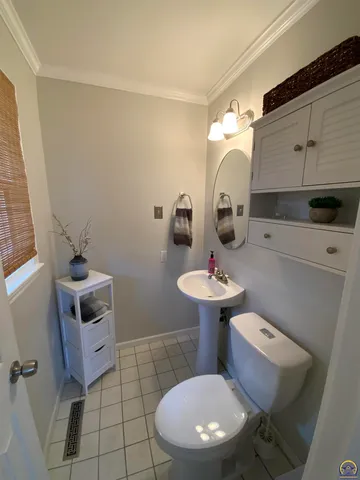 $199,777 | 2612 Southwest Belle Avenue, Topeka, KS 66614