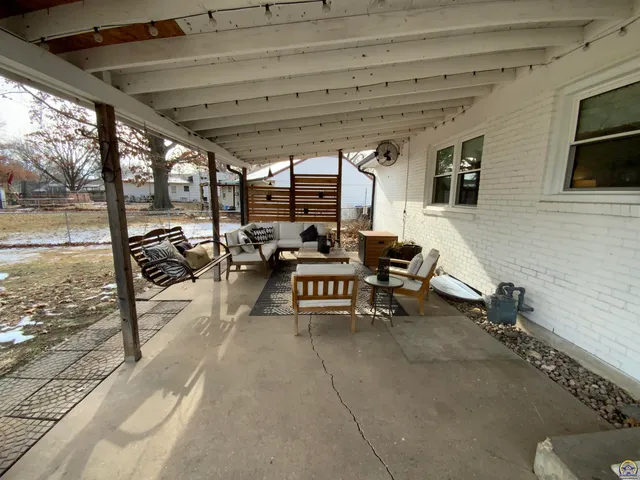 $199,777 | 2612 Southwest Belle Avenue, Topeka, KS 66614