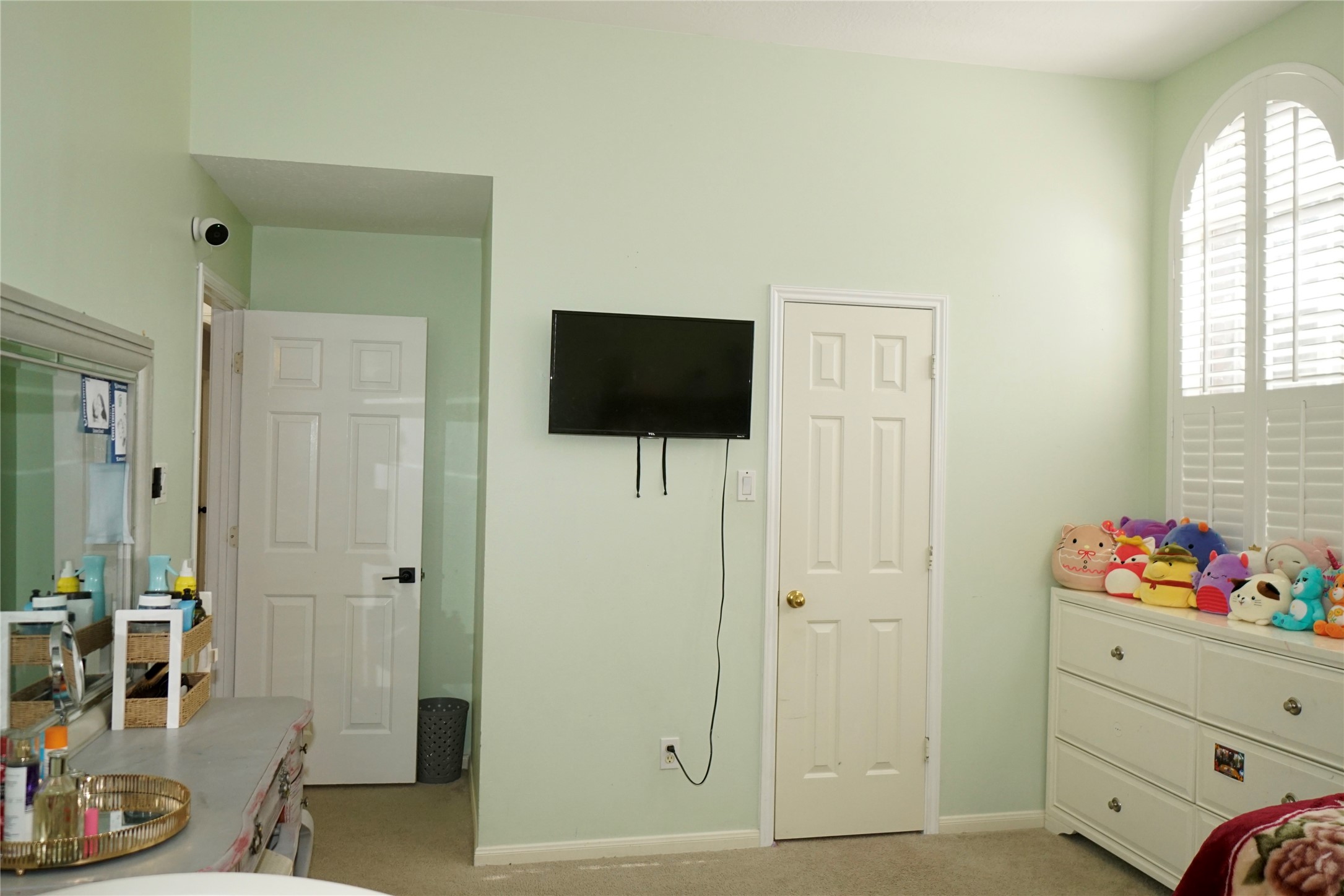 1806 Shadow Haven Court Fresno, TX 77545 - Photo 16 of 22 a view of room with wooden floor cabinet and window