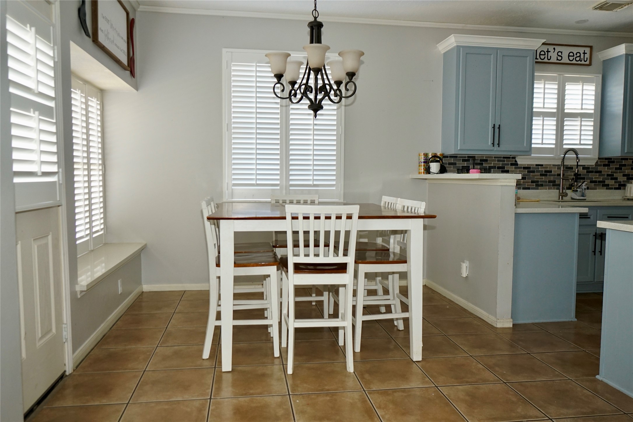 1806 Shadow Haven Court Fresno, TX 77545 - Photo 5 of 22 a dining room with furniture and window