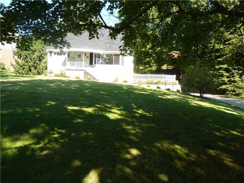 952 Harper Road Crescent, PA 15046 - Photo 2 of 18 Exterior Front. HUGE FRONT LAWN.
