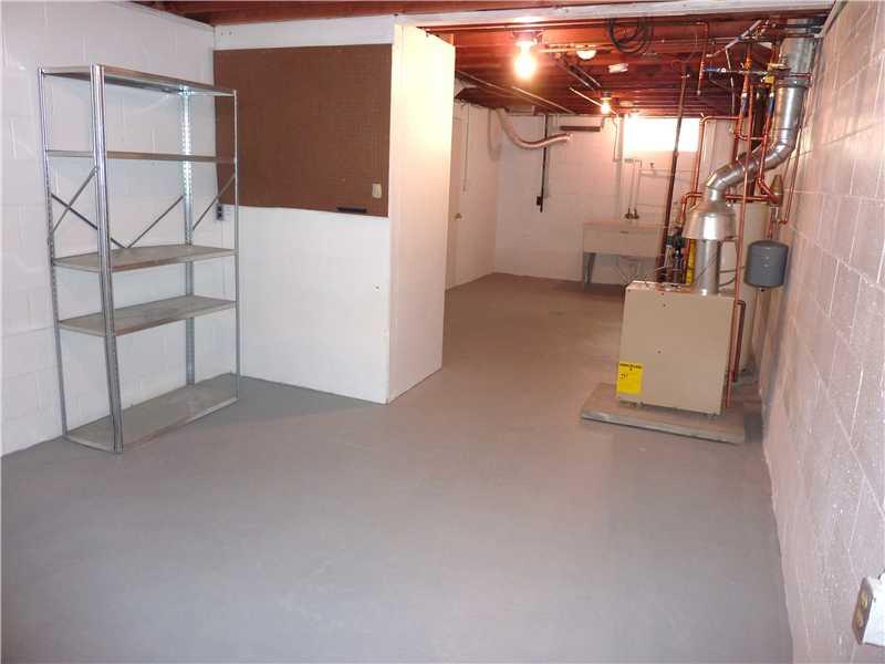 952 Harper Road Crescent, PA 15046 - Photo 14 of 18 Basement/Game Room. REVERSE BASEMENT WITH LAUNDRY AREA.