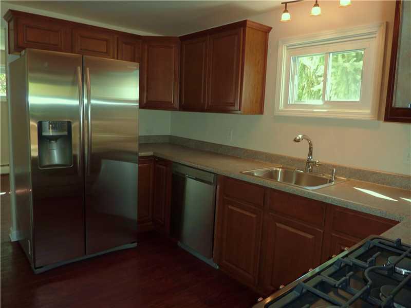 952 Harper Road Crescent, PA 15046 - Photo 4 of 18 Kitchen. REVERSE KITCHEN VIEW.