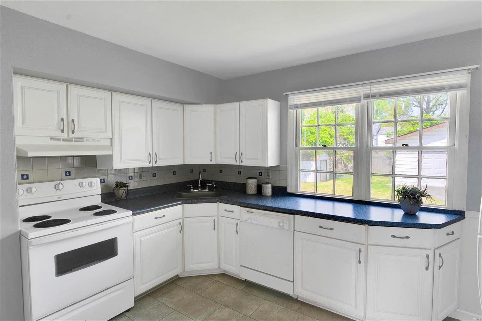 105 Derhake Road Florissant, MO 63031 - Photo 11 of 20 Gallery Image 11