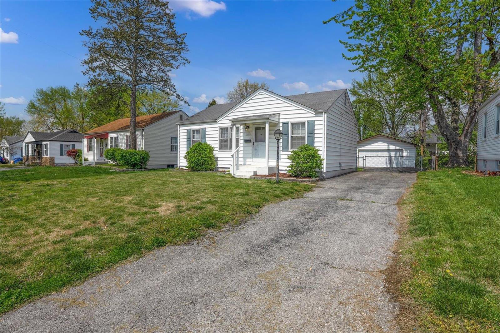 105 Derhake Road Florissant, MO 63031 - Photo 14 of 20 Gallery Image 14