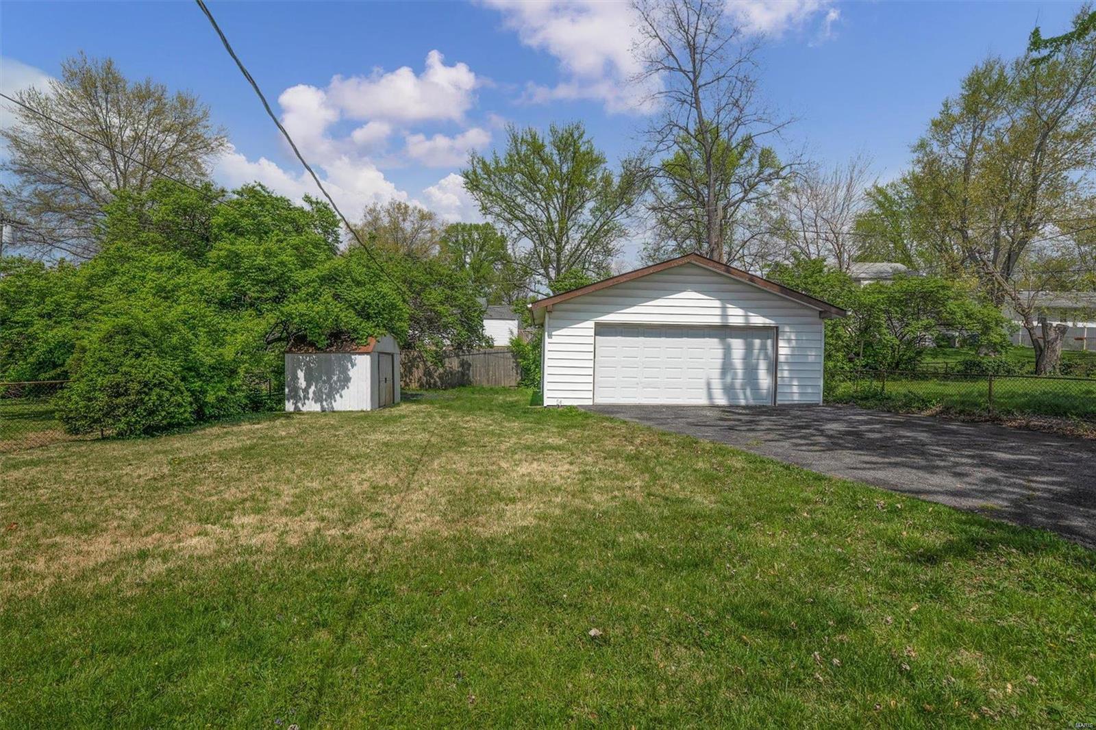 105 Derhake Road Florissant, MO 63031 - Photo 15 of 20 Gallery Image 15