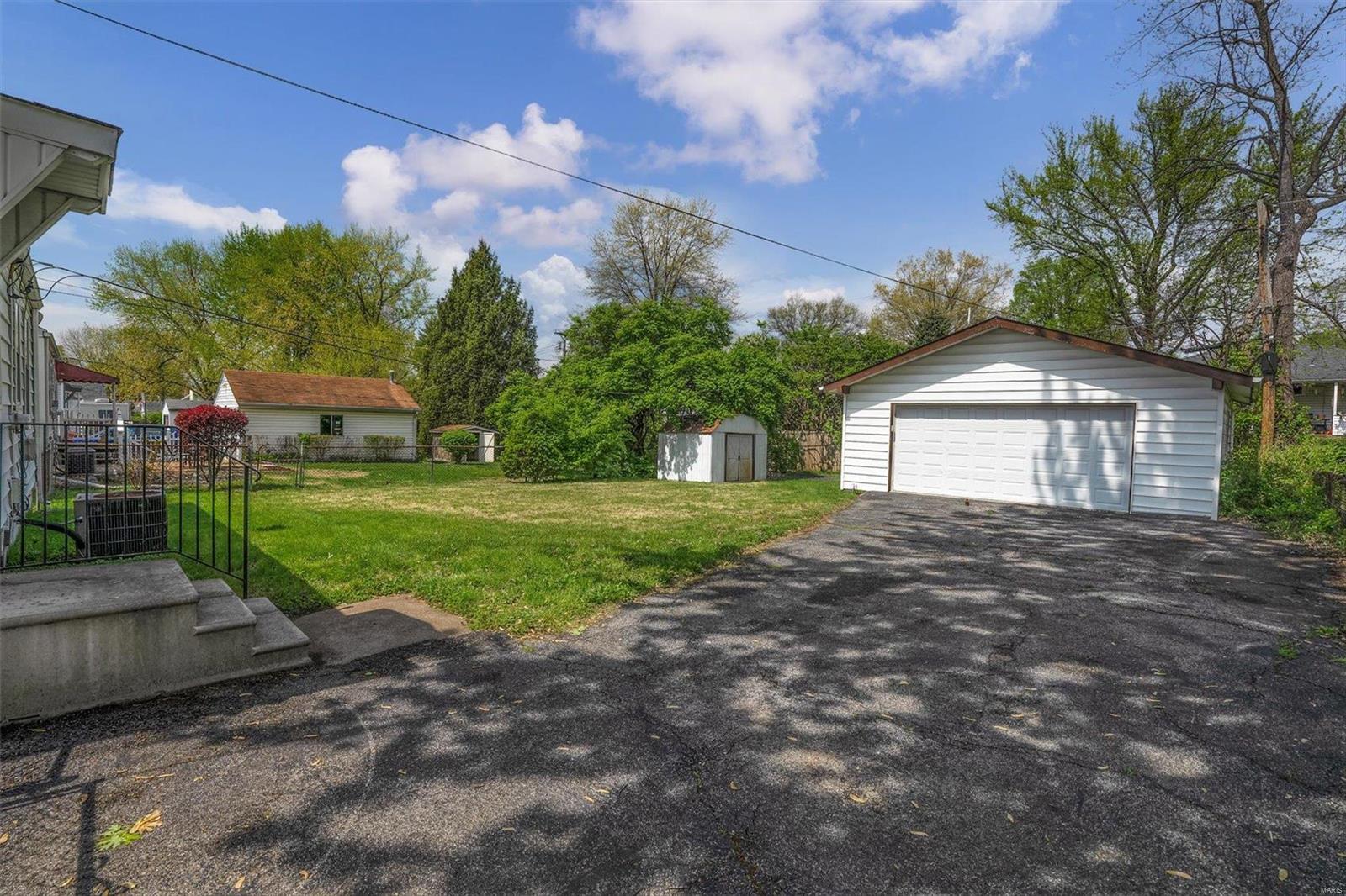 105 Derhake Road Florissant, MO 63031 - Photo 16 of 20 Gallery Image 16