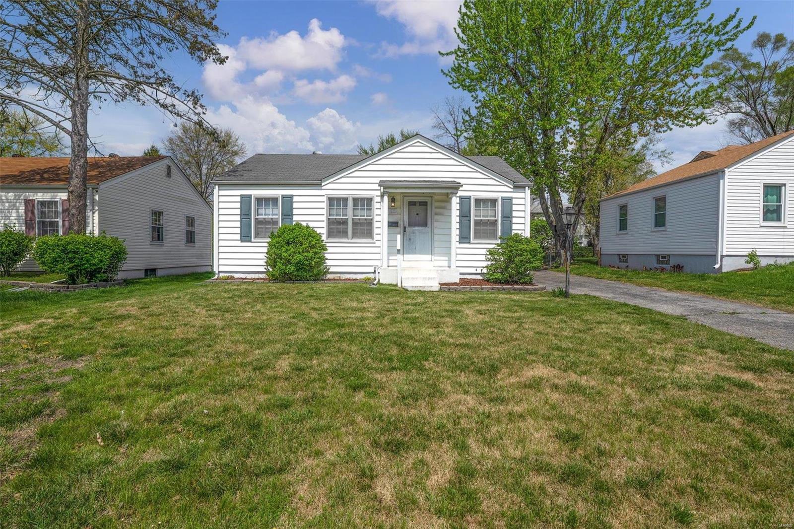 105 Derhake Road Florissant, MO 63031 - Photo 19 of 20 Gallery Image 19