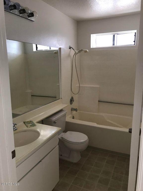 2410 Ridge View Court Simi Valley, CA 93065 - Photo 16 of 18 16
