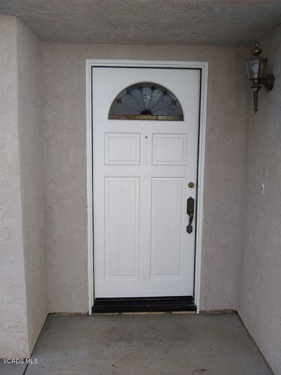 2410 Ridge View Court Simi Valley, CA 93065 - Photo 4 of 18 4