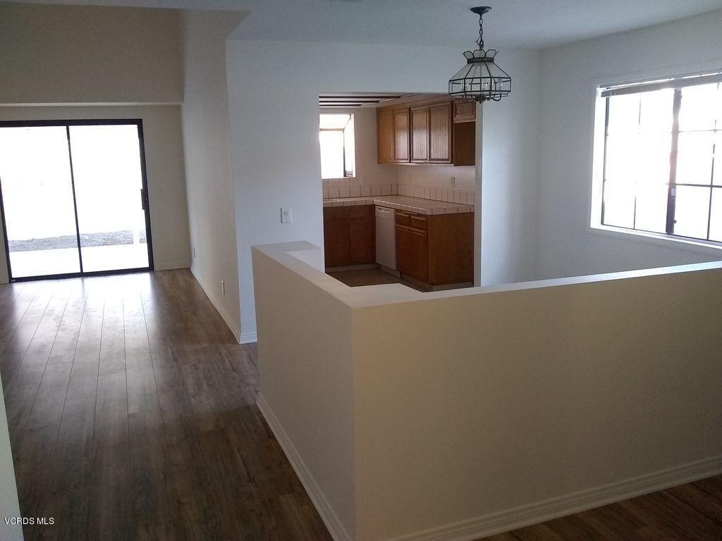 2410 Ridge View Court Simi Valley, CA 93065 - Photo 10 of 18 10