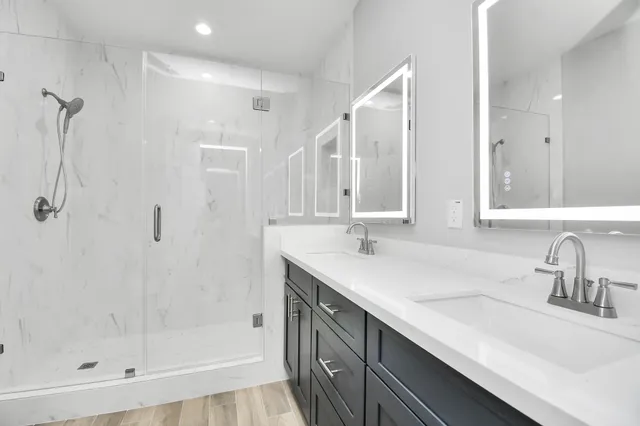 $2,000 | 5941 Southlea Street, Houston, TX 77033