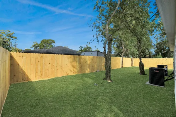 $1,900 | 5941 Southlea Street, Houston, TX 77033