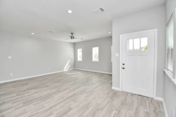 $1,900 | 5941 Southlea Street, Houston, TX 77033