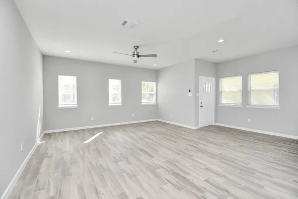 $1,900 | 5941 Southlea Street, Houston, TX 77033