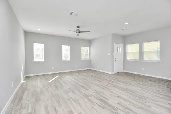 $1,900 | 5941 Southlea Street, Houston, TX 77033